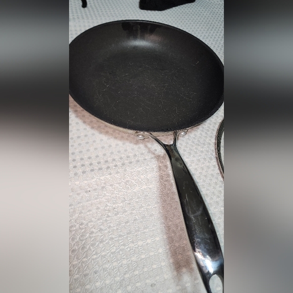 WOLFGANG PUCK GUC 11" SAUTE PAN WITH LID - Picture 3 of 5